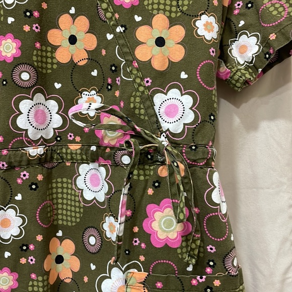 Scrub H.Q. women’s scrub top -SZ S - Picture 3 of 7